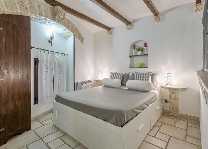 Lägenhet Due Passi Dal Borgo Antico *