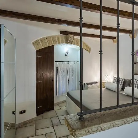 Due Passi Dal Borgo Antico