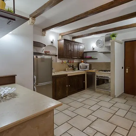 Due Passi Dal Borgo Antico Apartment
